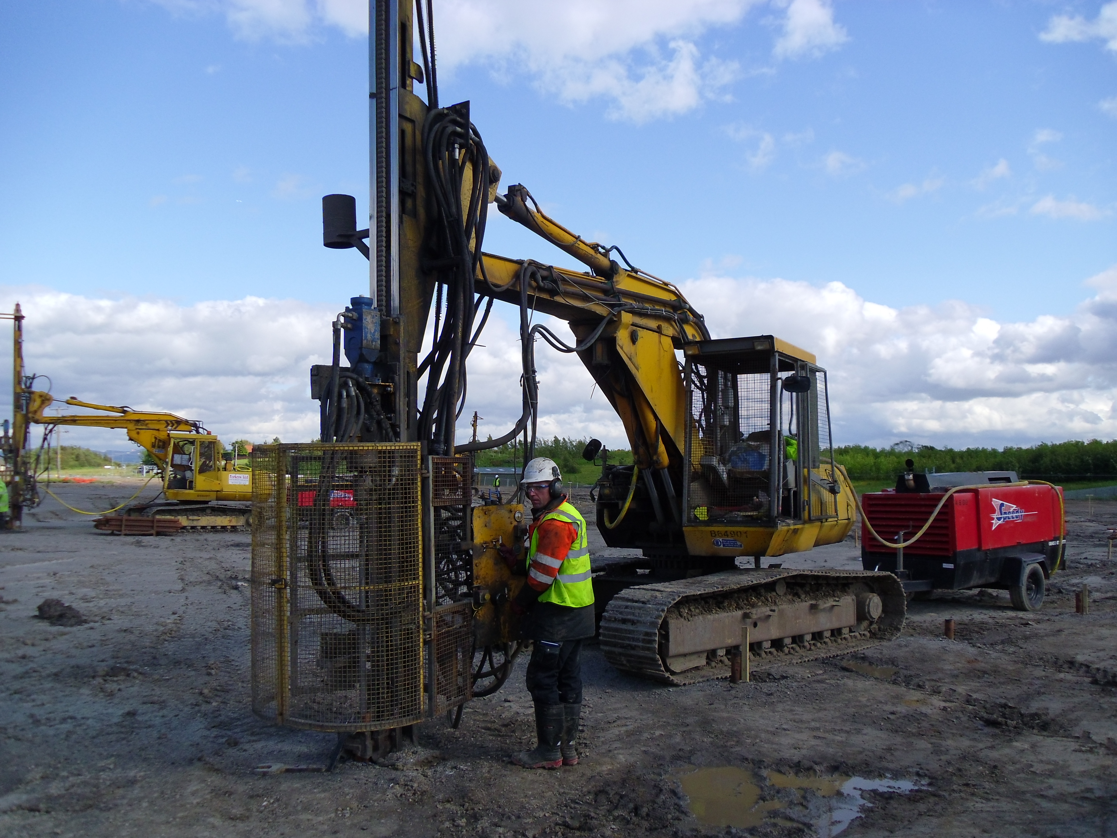 Nurse administering mobile mini pilling therapy in London